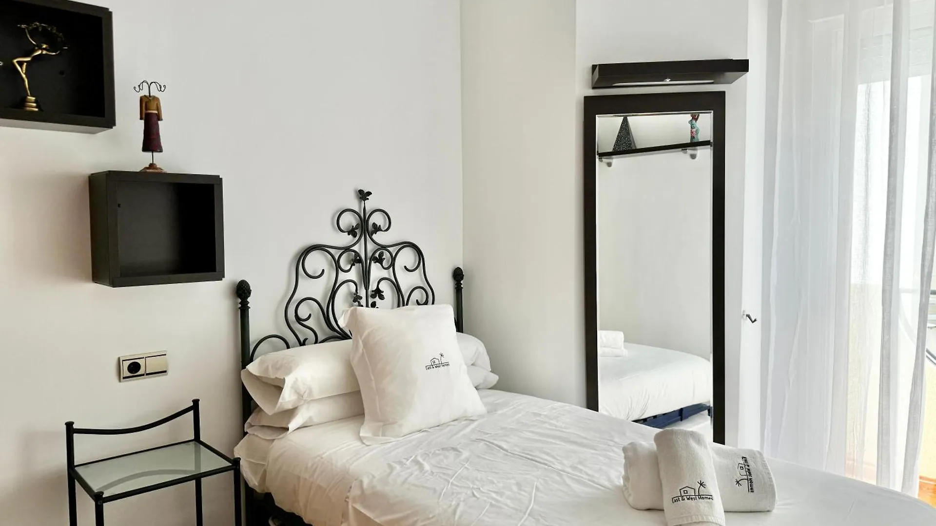 El Arenal Townhouse By The Beach With Swimming Pool Ii- Eaw Homes Marbella Holiday home